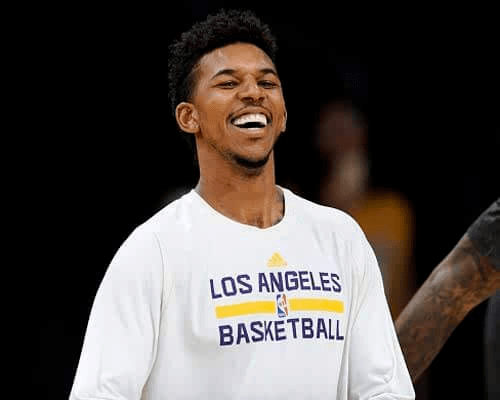 NBA球员数据统计：助攻、得分、篮板排行,（NBA球员数据一览：得分、助攻与篮板榜单）