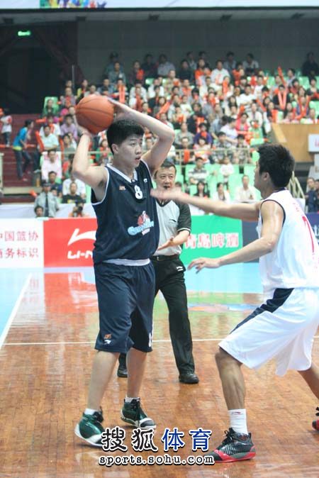 周云杰：魏祥鑫在试训中获得了技术团队的肯定，希望他从青年队起步（周云杰：魏祥鑫试训获技术团队认可，期待他自青年队起步）