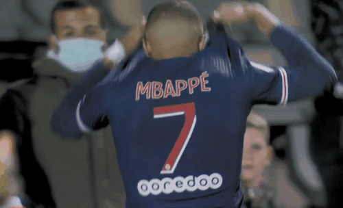 贴地斩助国米取胜，卡洛斯-奥古斯托打进生涯欧冠处子球（低射制胜助国米告捷，卡洛斯-奥古斯托收获欧冠处子球）