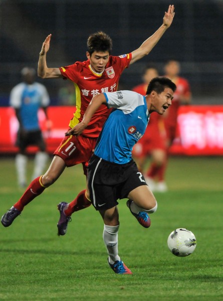 前队友：曾和马拉多纳开车出行，交警把我们拦住只为和他合影（前队友忆：与马拉多纳同车外出，交警拦停只为合影）