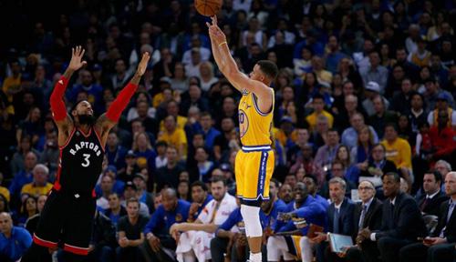 皇马本泽马梅开二度助球队获胜（本泽马双响助皇马取胜）