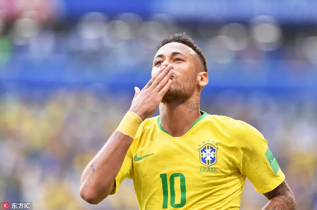 德转列美职联历史全明星11人：梅西领衔，伊布、贝克汉姆在列（德转评选美职联历史最佳11人：梅西领衔，伊布、贝克汉姆上榜）