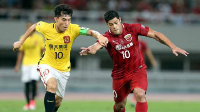 阿姆斯特丹市长：已对阿贾克斯球场燃放烟花一事展开调查（阿姆斯特丹市长宣布启动对阿贾克斯球场烟花事件的调查）